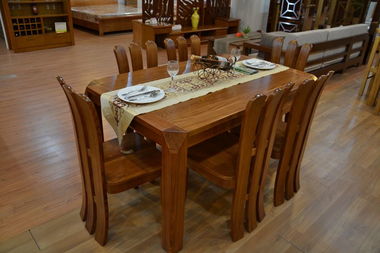 南京波肯家具实木餐桌 品质生活的优雅之选